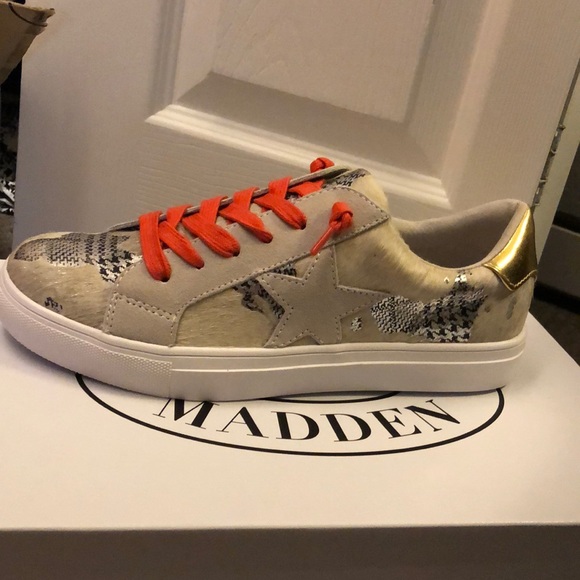 Steve Madden Shoes - Steve Madden Theory Multi